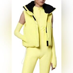 NWT Rains Straw (Yellow) Puffer Vest Loop W Small